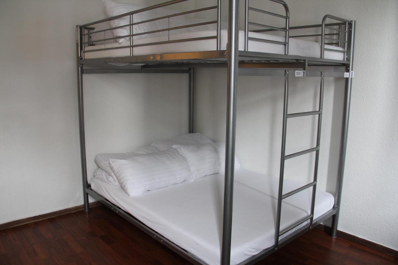 Stay2Night City Center Hostel Цюрих Екстериор снимка
