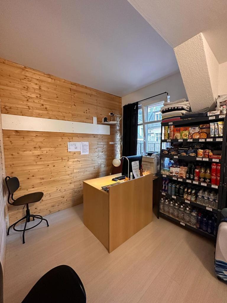 Stay2Night City Center Hostel Цюрих Екстериор снимка